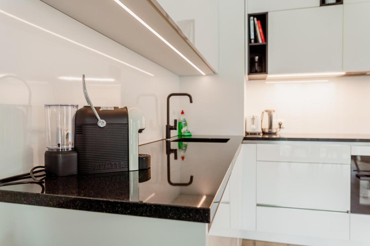 Dream Stay - Modern Apartments In City Centre Tallinn Bagian luar foto